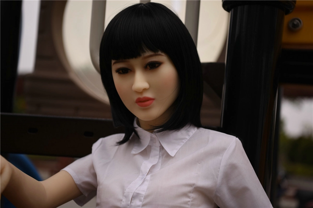 146cm Heidi with 138# head & D cup