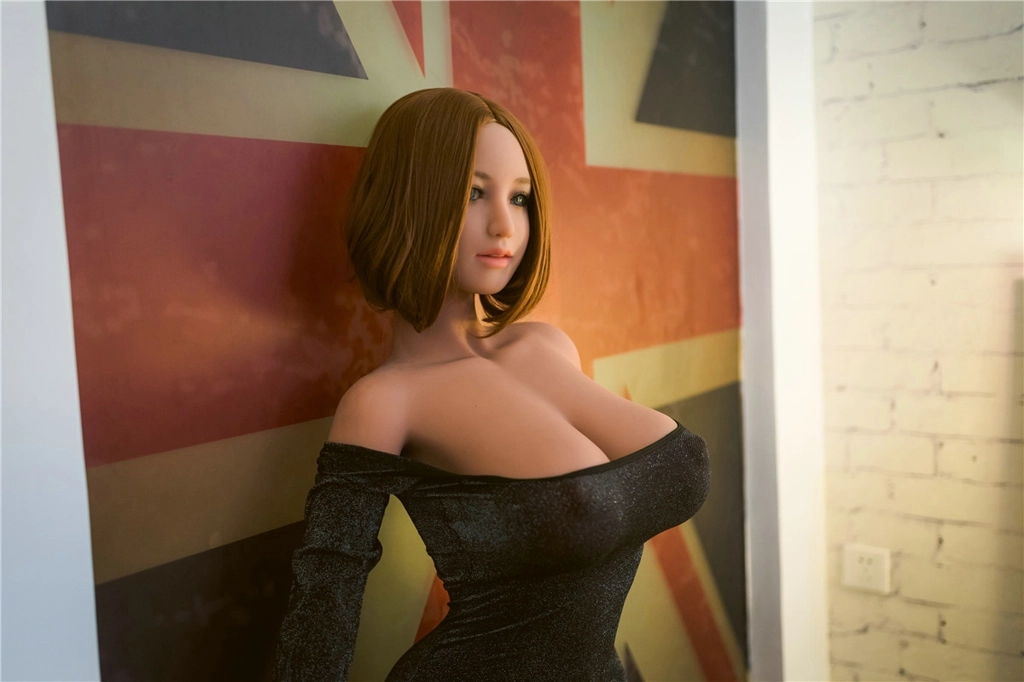 156cm Lena with 19# head & G cup