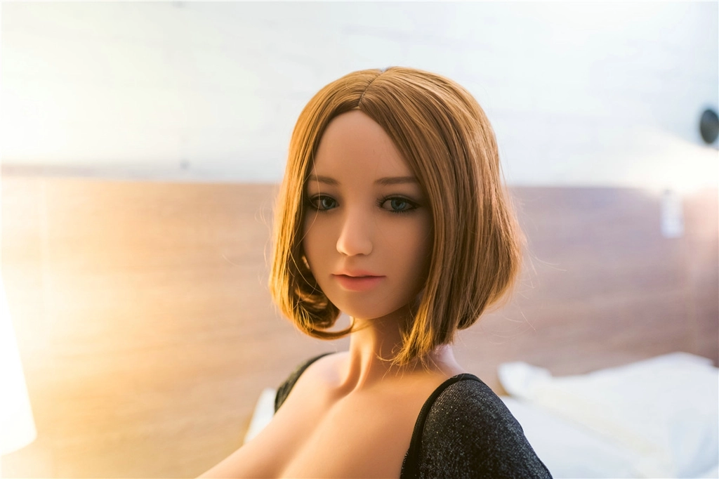 156cm Lena with 19# head & G cup