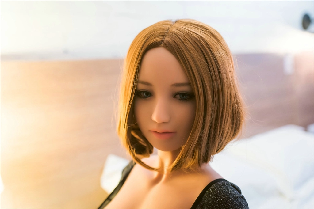156cm Lena with 19# head & G cup