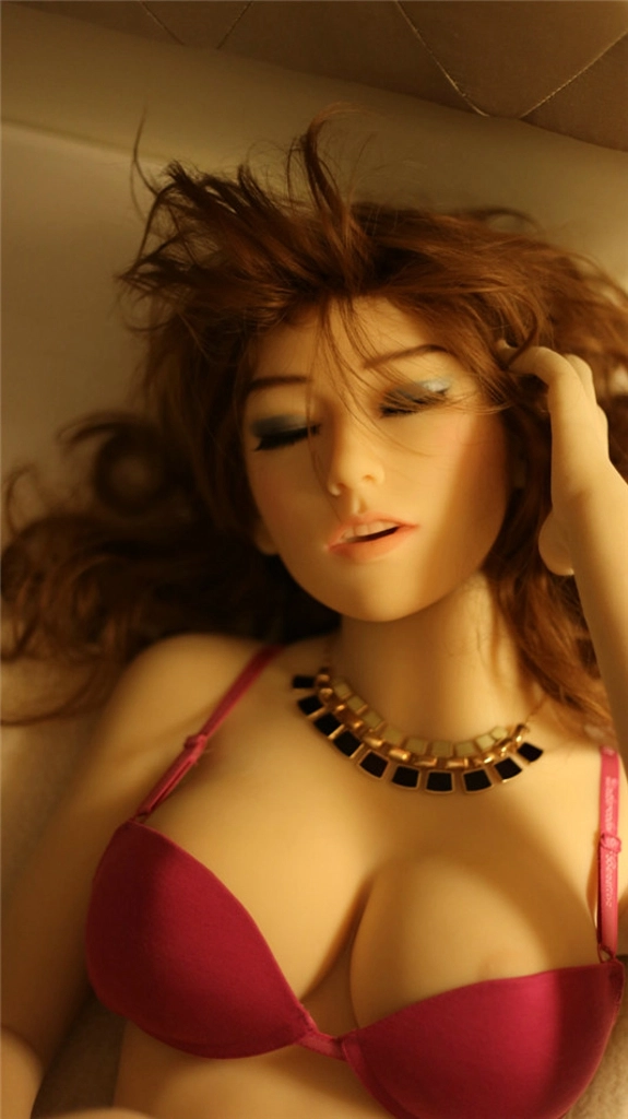 156cm Mimi with 35# head & E cup