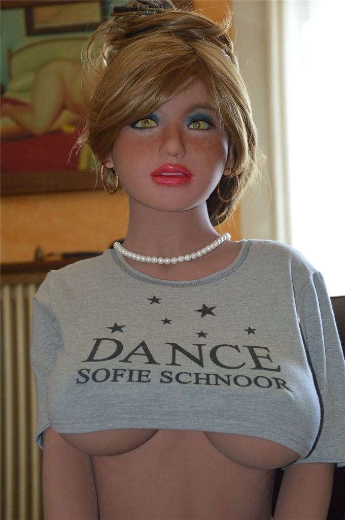 156cm Yvette with 51# head & H cup