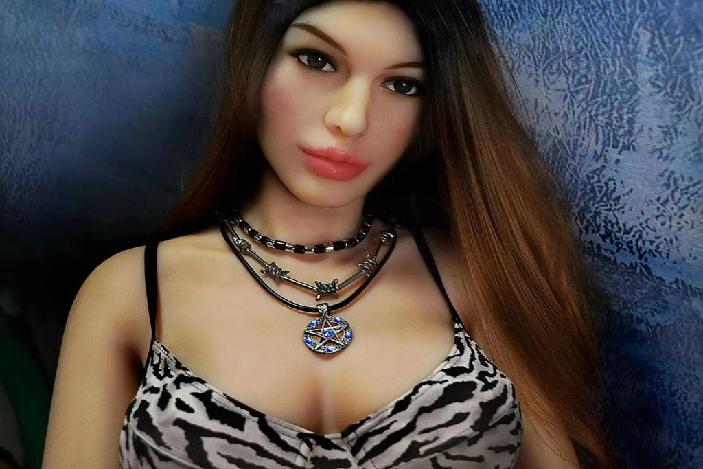 156cm Adora with 55# head & D cup