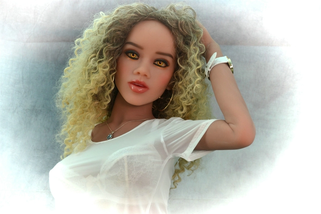 167cm Bianca with 248# head & D cup