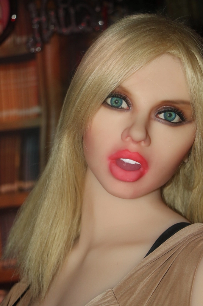167cm Daphne with 360# head & G cup