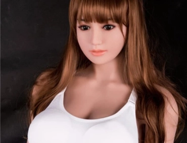 Advantages of Owning a Realistic TPE Sex Doll